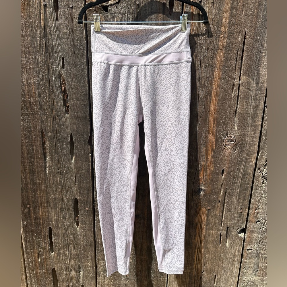 NWT All Fenix Anthropologie Colorblock Cheetah 7/8 Legging in Gray & Pink - Picture 1 of 8